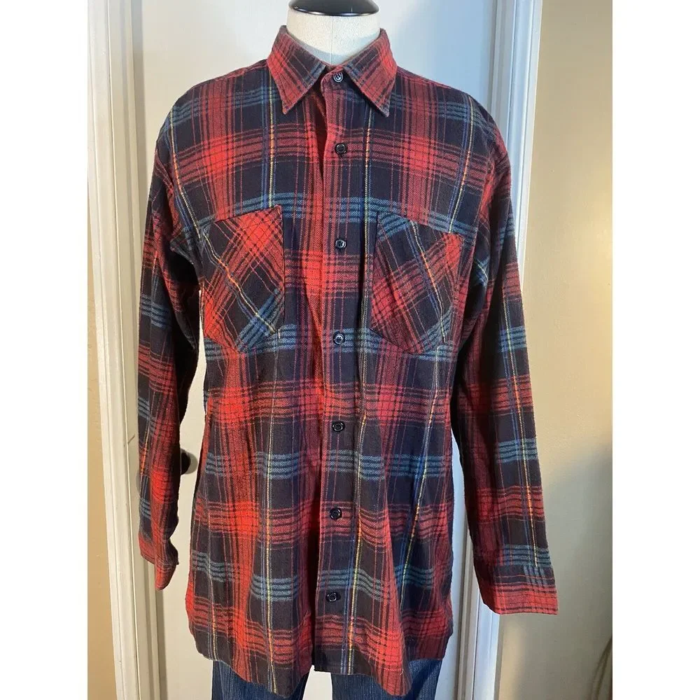 Vtg SAUGATUCK‎ DRY GOODS COMPANY LTD Shirt Mens Medium Red Plaid Flannel